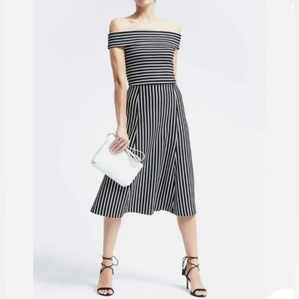 Banana Republic-Classic Chic Black and white striped midi dress.Size 12